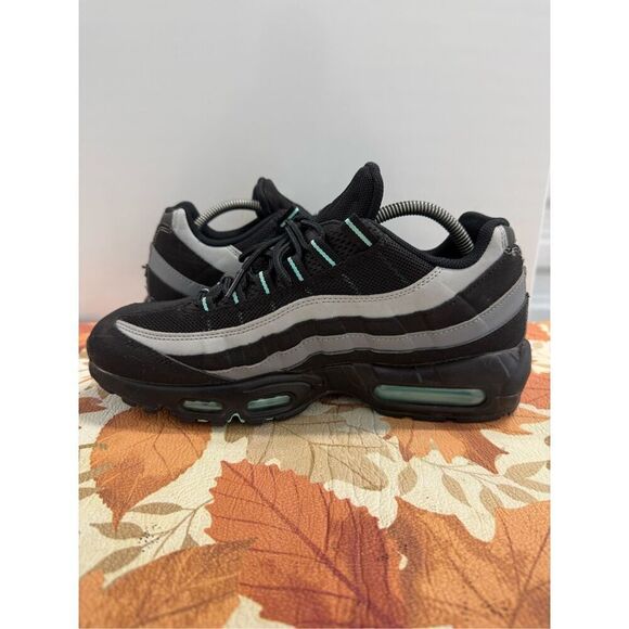 Nike Air Max 95 Jade Jewel JD Exclusive HV6062-001 Men's Size 9.5 - Picture 2 of 7